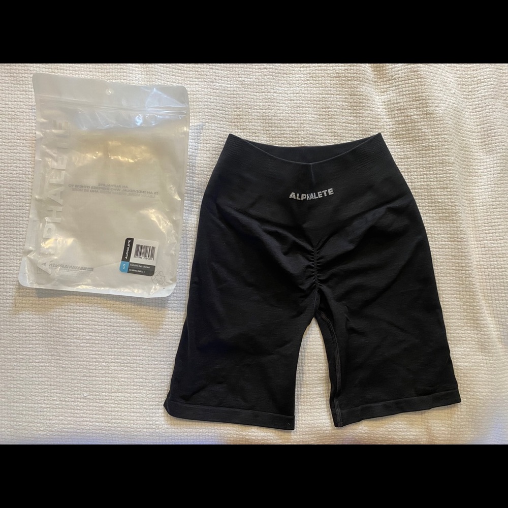 Alphalete AMPLIFY SHORT 7.5" - Picture 6 of 7